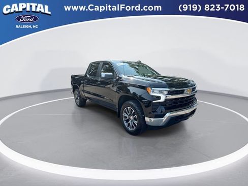 Used 2024 Chevrolet Silverado 1500 LT AWD/4WD image 2