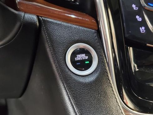 Used 2017 Cadillac Escalade Luxury AWD/4WD image 31