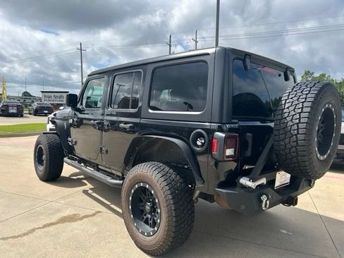 Used 2018 Jeep Wrangler Unlimited Sport S AWD/4WD image 6