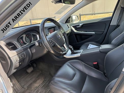Used 2018 Volvo S60 T5 Dynamic w/ Vision Package image 10
