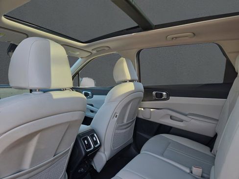 Used 2025 Kia Sorento S w/ Panoramic Sunroof Package FWD image 29