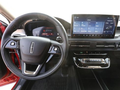 Used 2025 Lincoln Corsair AWD w/ Equipment Group 101A image 13