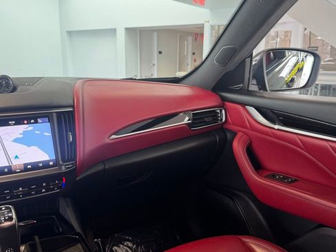 Used 2021 Maserati Levante GranSport image 35