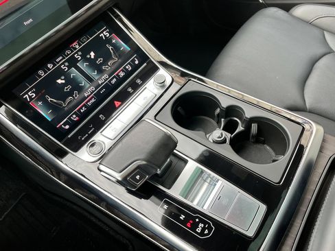 Used 2022 Audi Q8 Prestige image 26