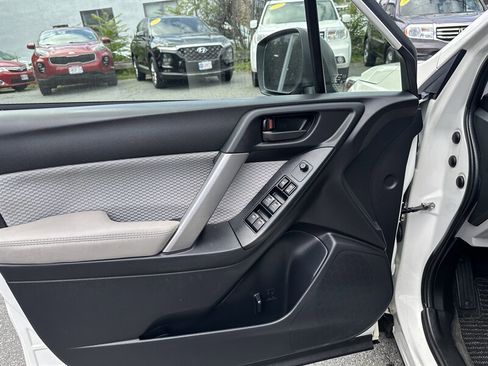 Used 2018 Subaru Forester 2.5i w/ Alloy Wheel Package image 16