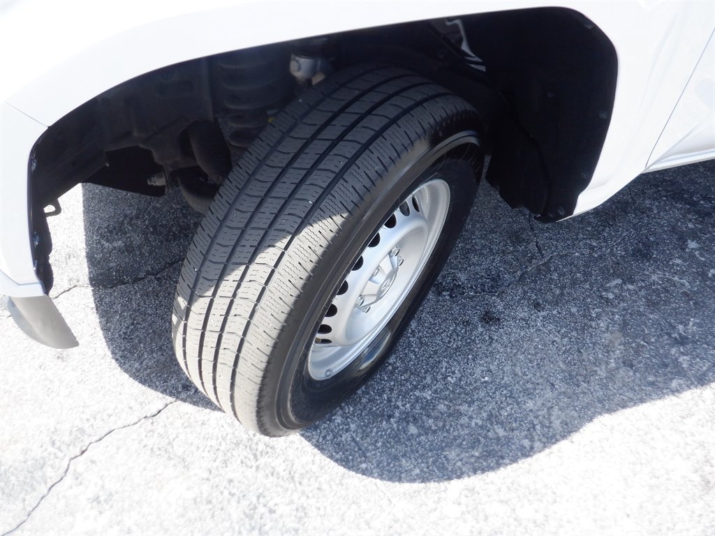 Used 2024 Toyota Tacoma SR RWD image 19
