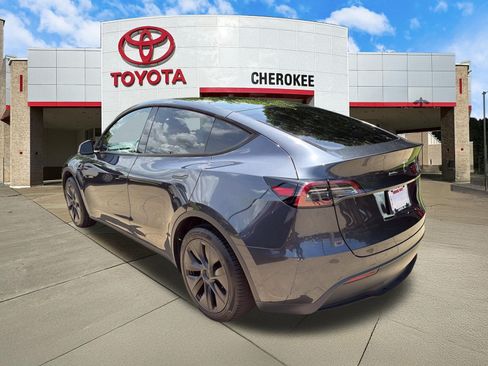 Used 2025 Tesla Model Y Long Range RWD image 7