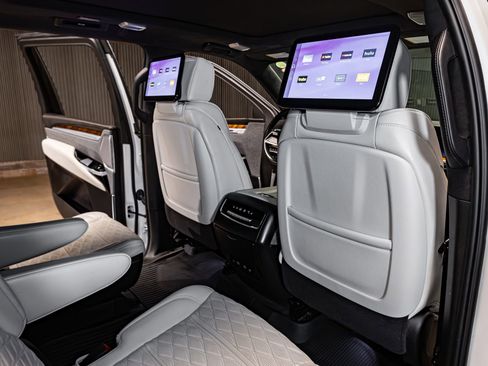 Used 2025 Cadillac Escalade ESV Sport Platinum w/ LPO, Floor Liner Package image 24