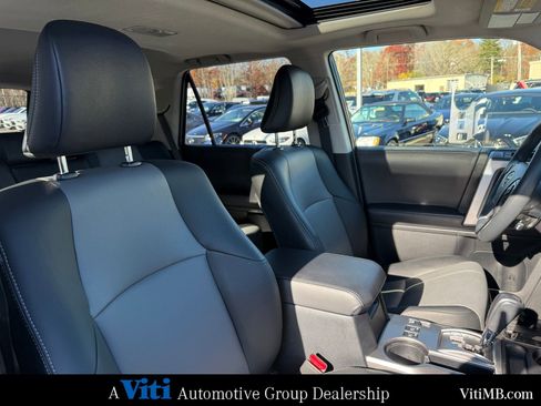 Used 2022 Toyota 4Runner SR5 Premium image 30