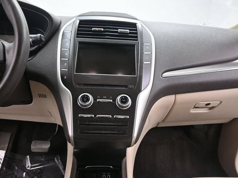 Used 2017 Lincoln MKC Premiere AWD/4WD image 16