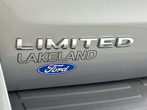 Used 2024 Ford Expedition Limited AWD/4WD image 30