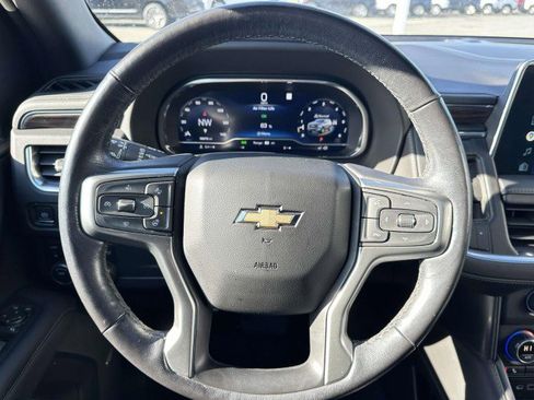 Used 2022 Chevrolet Suburban LT w/ Luxury Package image 28