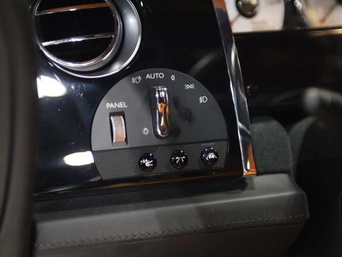Used 2021 Rolls-Royce Wraith w/ Rolls-Royce Signature Package RWD image 20