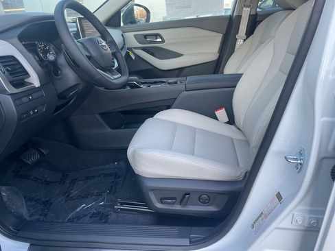 New 2026 Nissan Rogue SV image 10