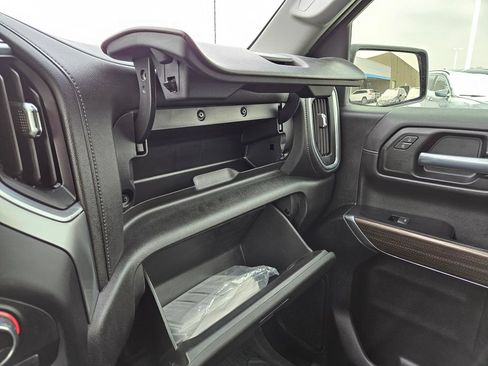 Used 2022 Chevrolet Silverado 1500 RST w/ Z71 Off-Road Package AWD/4WD image 18