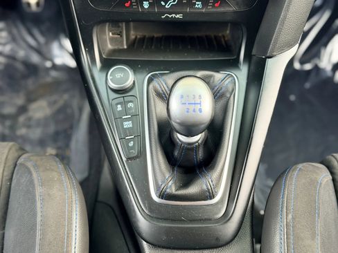 Used 2017 Ford Focus RS image 23