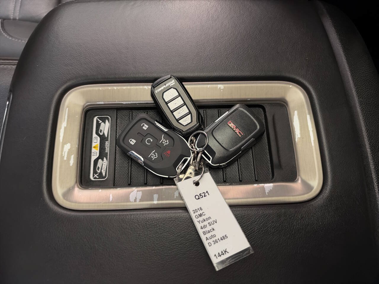 Used 2016 GMC Yukon XL Denali w/ Open Road Package AWD/4WD image 20