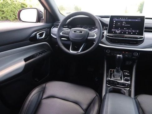 Used 2025 Jeep Compass Limited AWD/4WD image 22