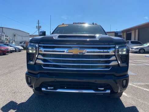 Used 2024 Chevrolet Silverado 2500 High Country w/ High Country Premium Package image 8