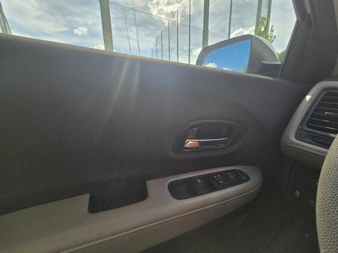 Used 2019 Honda HR-V LX image 22