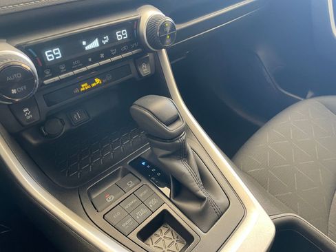 Used 2025 Toyota RAV4 XLE w/ Convenience Package image 38