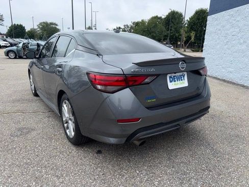 Used 2023 Nissan Sentra SR w/ SR Premium Package FWD image 3