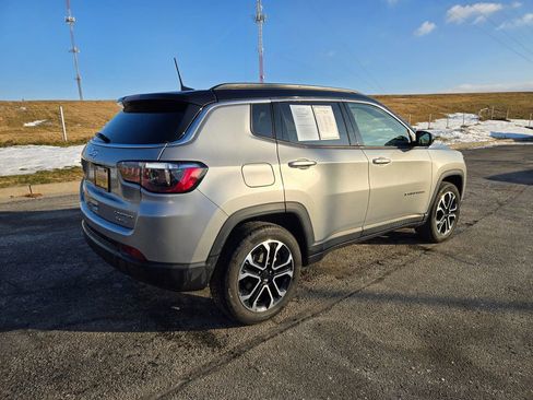 Used 2024 Jeep Compass Limited image 3