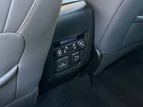 Used 2024 Buick Enclave Premium image 17