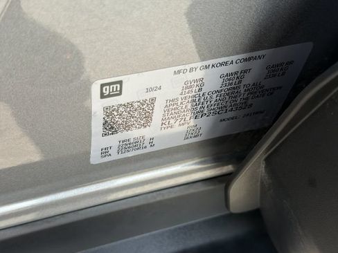Used 2025 Chevrolet Trax LS FWD image 30