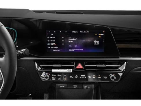 Certified 2023 Kia Niro EX w/ EX Cold Weather Package image 13