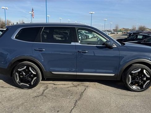 Used 2023 Kia Telluride S image 11