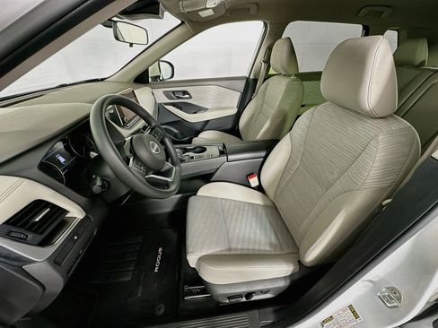 Used 2023 Nissan Rogue SV FWD image 13