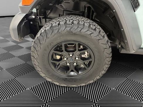 Used 2024 Jeep Wrangler Unlimited AWD/4WD image 9