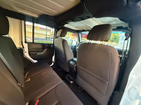 Used 2018 Jeep Wrangler Unlimited Sport S image 19