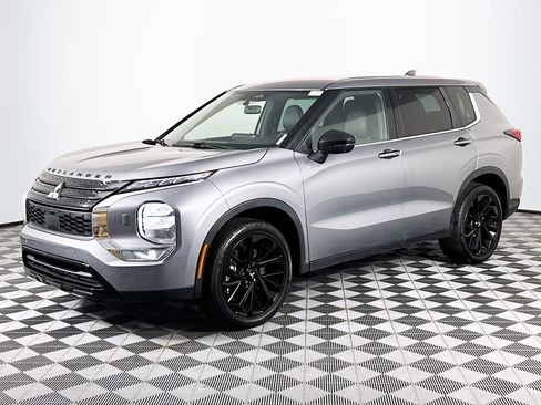 Used 2023 Mitsubishi Outlander Ralliart image 4