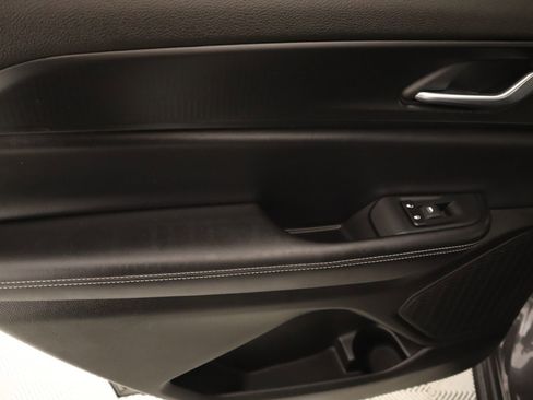 Used 2024 Jeep Grand Cherokee L Laredo image 16