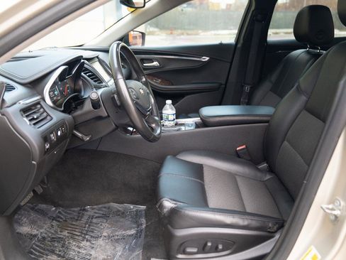 Used 2015 Chevrolet Impala LT w/ Convenience Package image 22