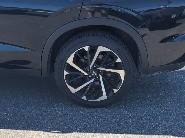 Used 2024 Mitsubishi Outlander AWD image 33