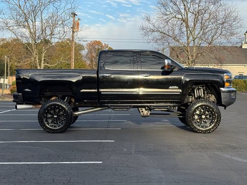 Used 2015 Chevrolet Silverado 2500 High Country w/ Duramax Plus Package image 5