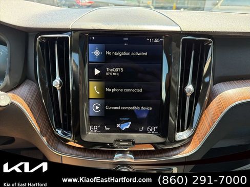 Used 2021 Volvo XC60 T5 Momentum AWD/4WD image 30