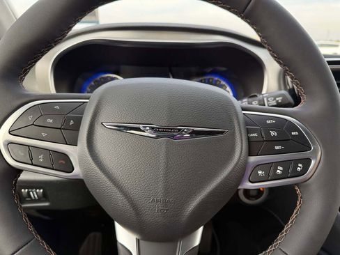 New 2026 Chrysler Pacifica Pinnacle image 25