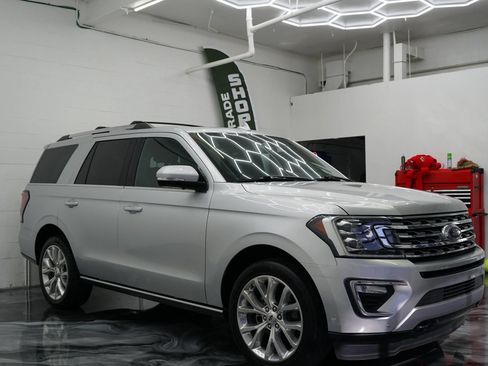 Used 2019 Ford Expedition Limited w/ Equipment Group 302A AWD/4WD image 6