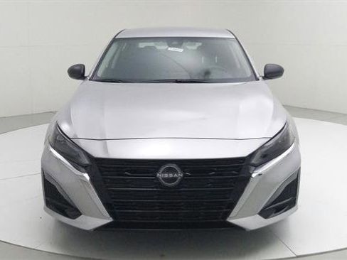 Certified 2024 Nissan Altima 2.5 SV image 2