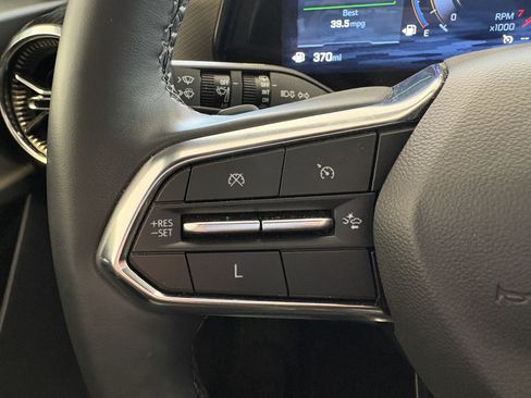 Used 2025 Chevrolet Equinox LT w/ Convenience Package II FWD image 12