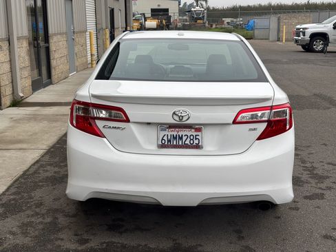 Used 2012 Toyota Camry SE image 4