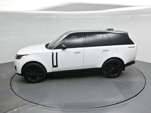 Used 2025 Land Rover Range Rover SE image 39
