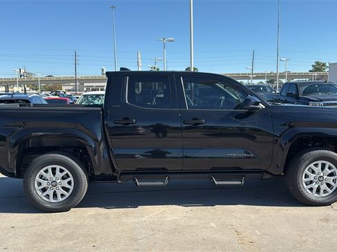 New 2025 Toyota Tacoma SR5 image 9