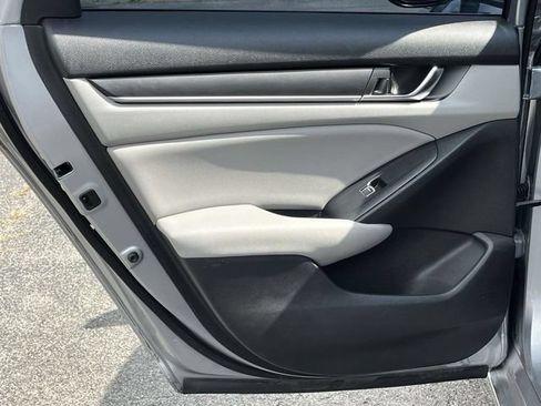 Used 2020 Honda Accord EX image 17