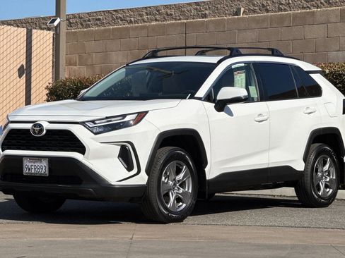 Used 2025 Toyota RAV4 XLE w/ Convenience Package FWD image 8