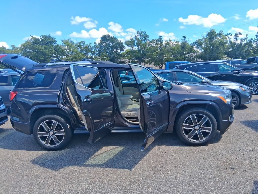 Used 2018 GMC Acadia Denali w/ Technology Package FWD image 16